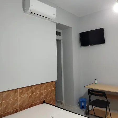San Remo Hostel *